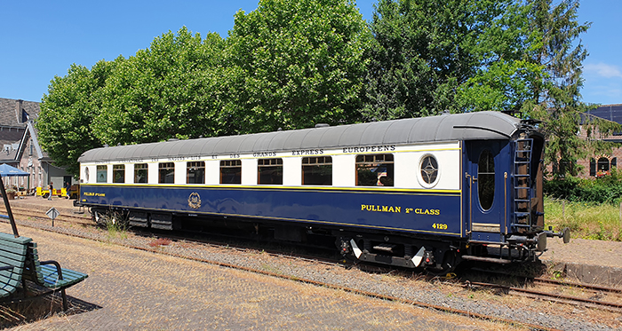 Restauratierijtuig Pullman naar het Spoorwegmuseum